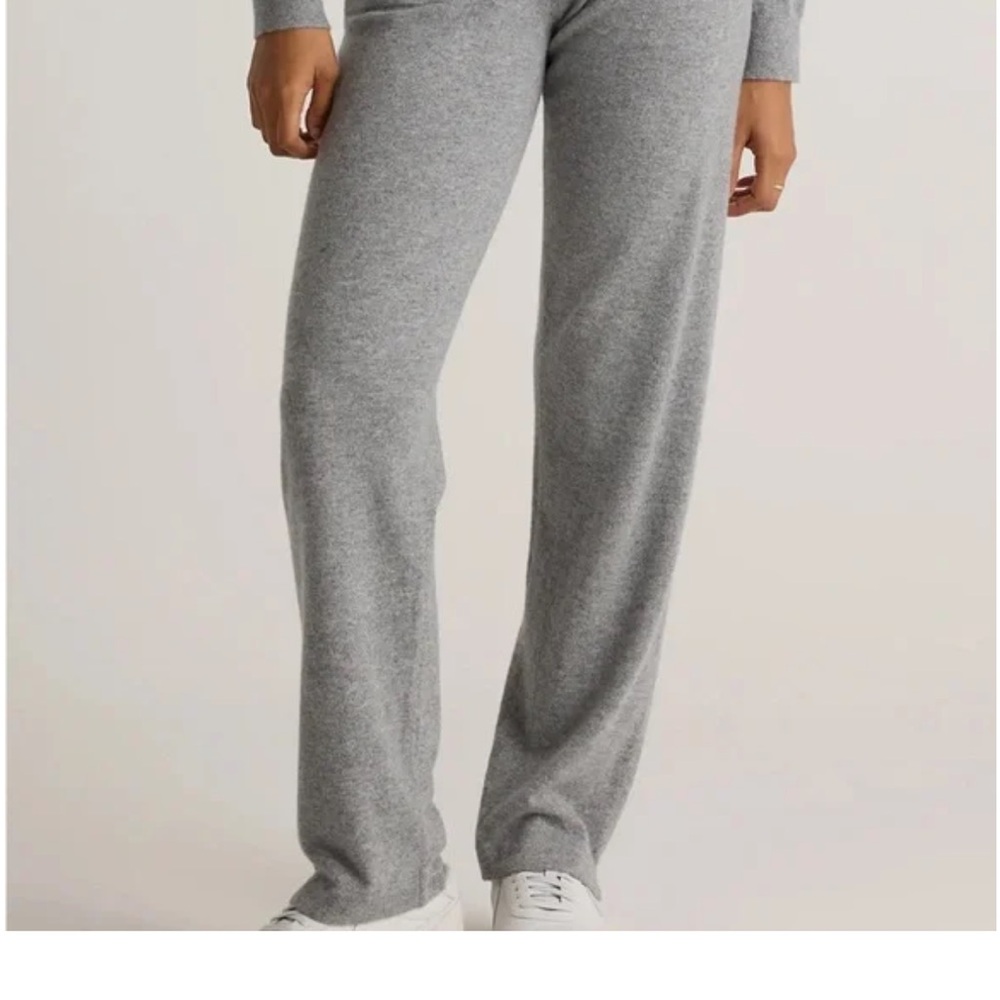 Mongolian Cashmere pants by QUINCE, size Medium.